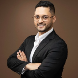 Juan C Solis