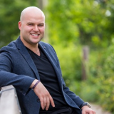 Dr. Greg  Gelfand